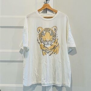 Oversized Graphic Tee